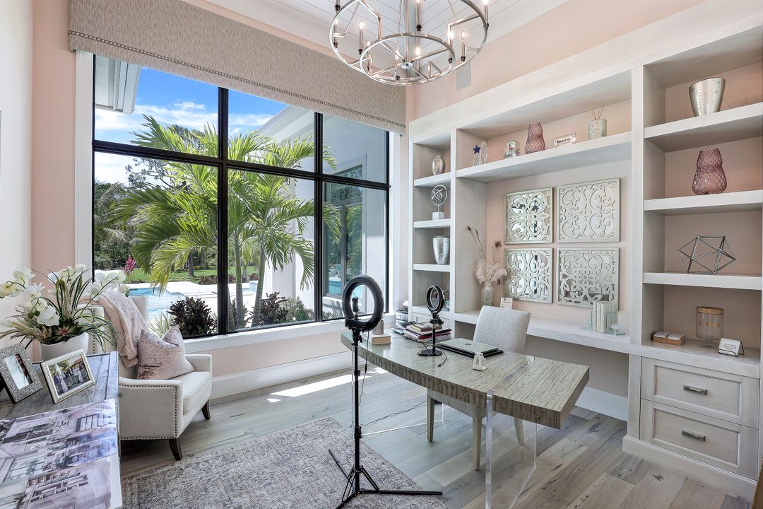 125 Caribbean Rd, Naples, FL 34108