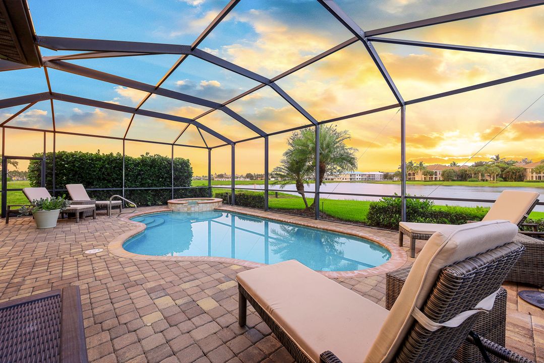 2939 Aviamar Cir, Naples, FL 34114