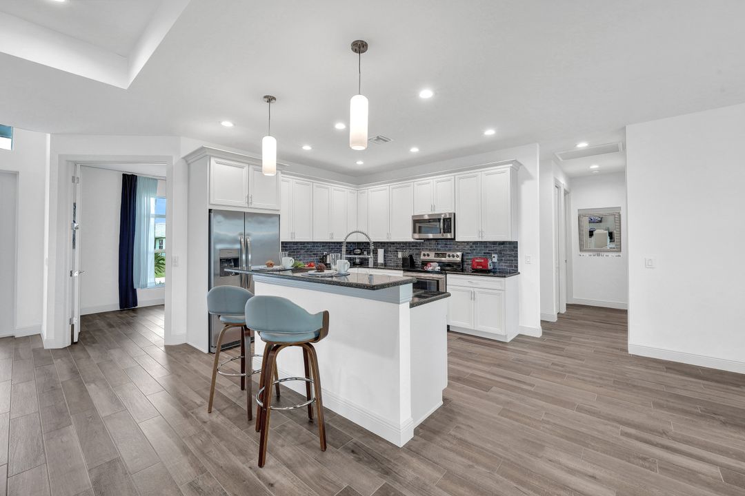 406 SW 28th St, Cape Coral, FL 33914