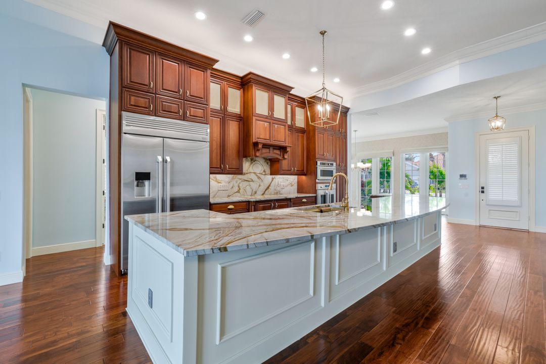 2885 Hatteras Way, Naples, FL 34119