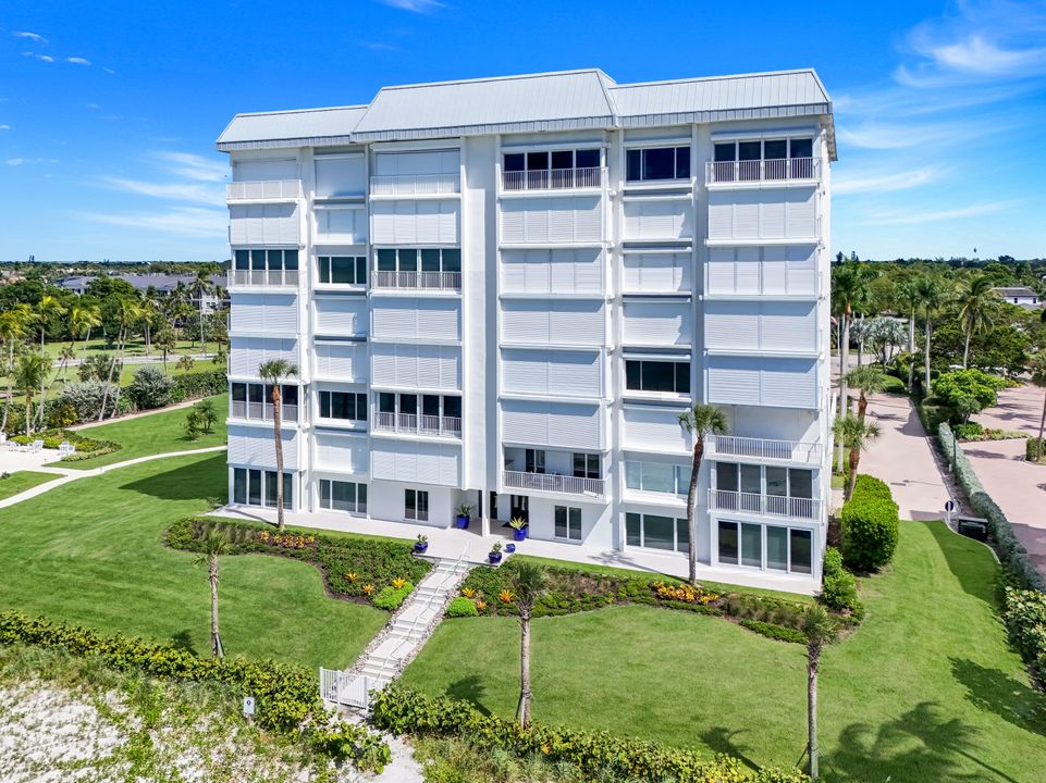 1285 Gulf Shore Blvd N #3B, Naples, FL 34102
