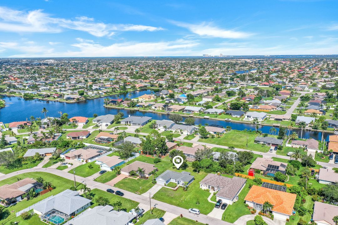 2127 SE 5th Pl, Cape Coral, FL 33990