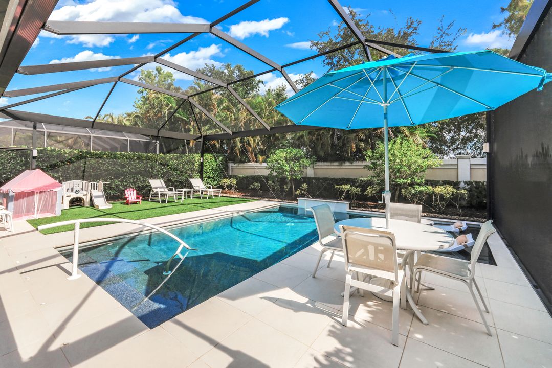 13836 Luna Dr, Naples, FL 34109