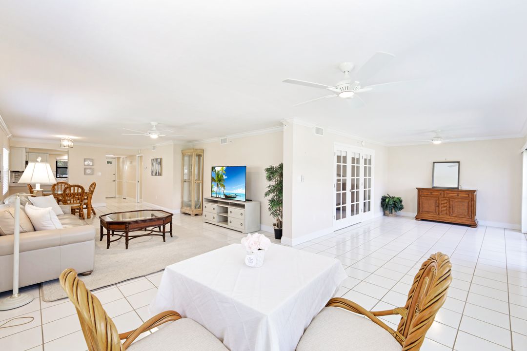 1100 9th St S #B103, Naples, FL 34102