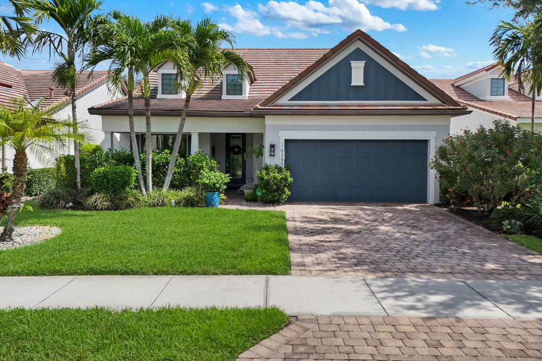 16345 Camden Lakes Cir, Naples, FL 34110