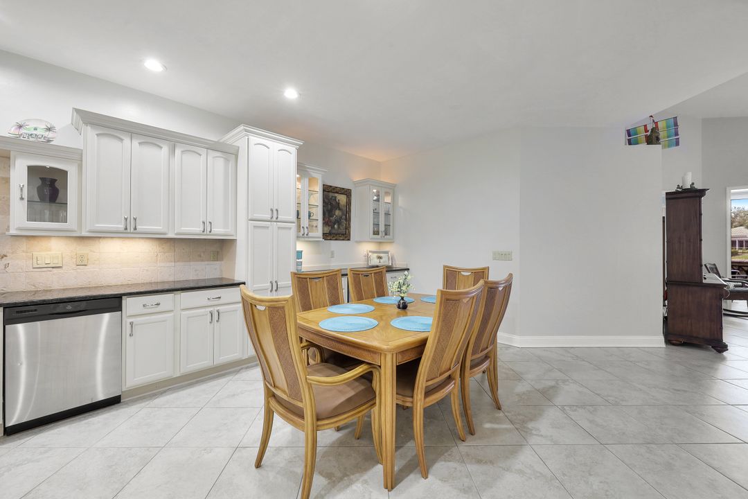 3411 Wildwood Lake Cir, Bonita Springs, FL 34134