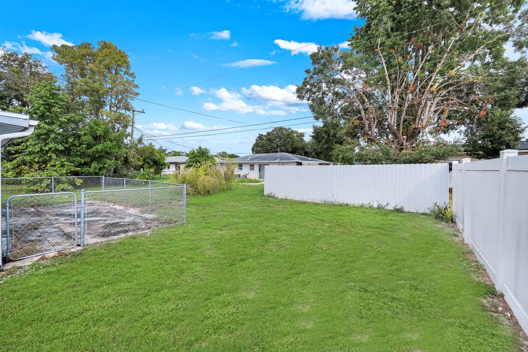 954 Jolly Rd, North Fort Myers, FL 33903