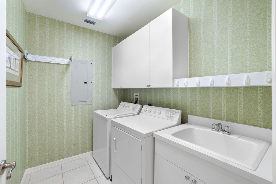 410 Flagship Dr #603, Naples, FL 34108