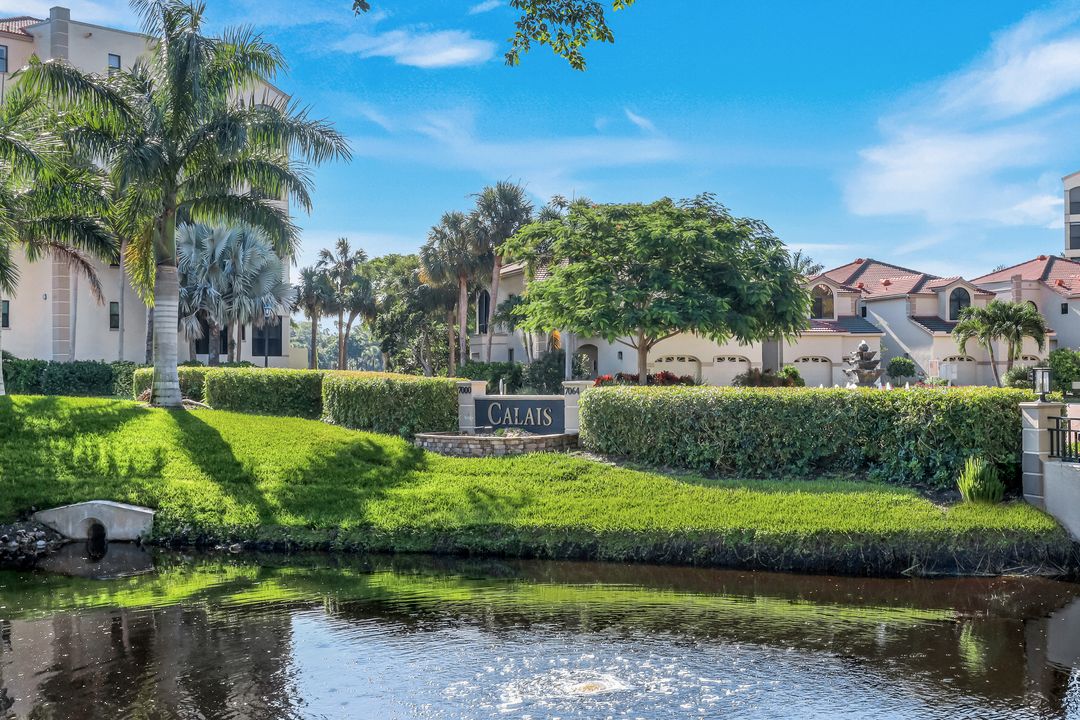 Pelican Bay Blvd, Pelican Bay, FL 34108