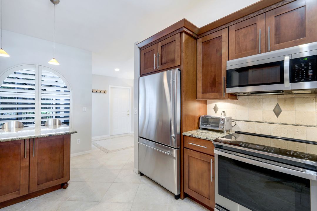 677 Captn Kate Ct #46, Naples, FL 34110