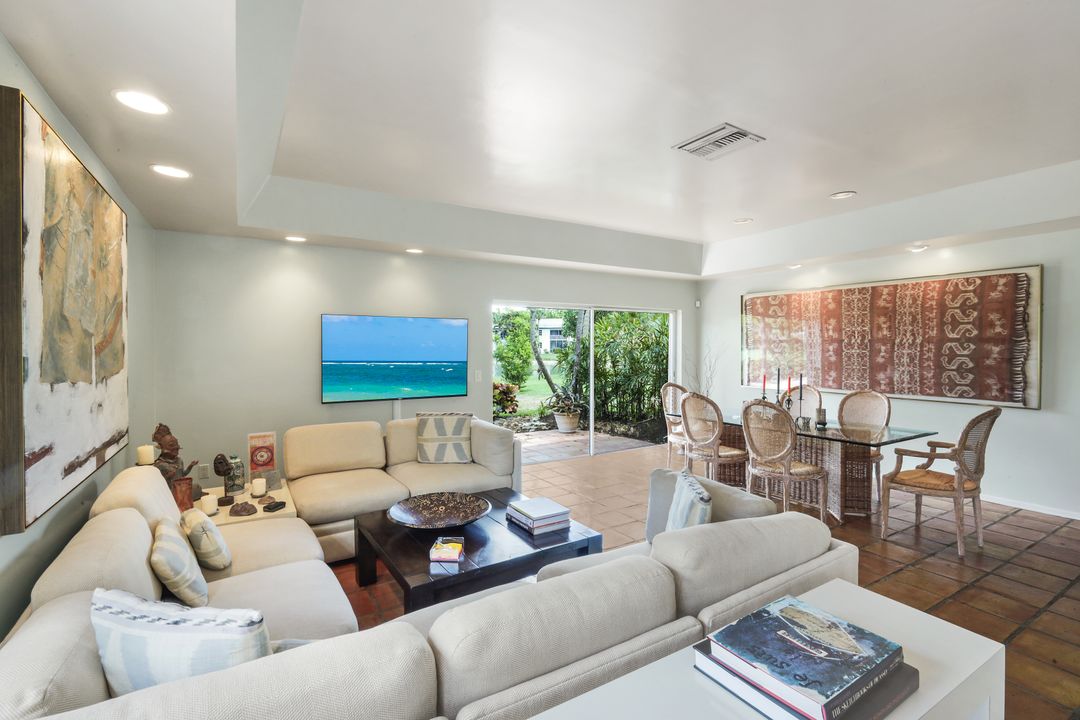 330 Bald Eagle Dr, Naples, FL 34105