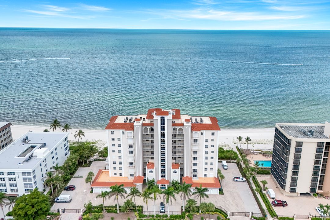 9577 Gulf Shore Dr #801, Naples, FL 34108