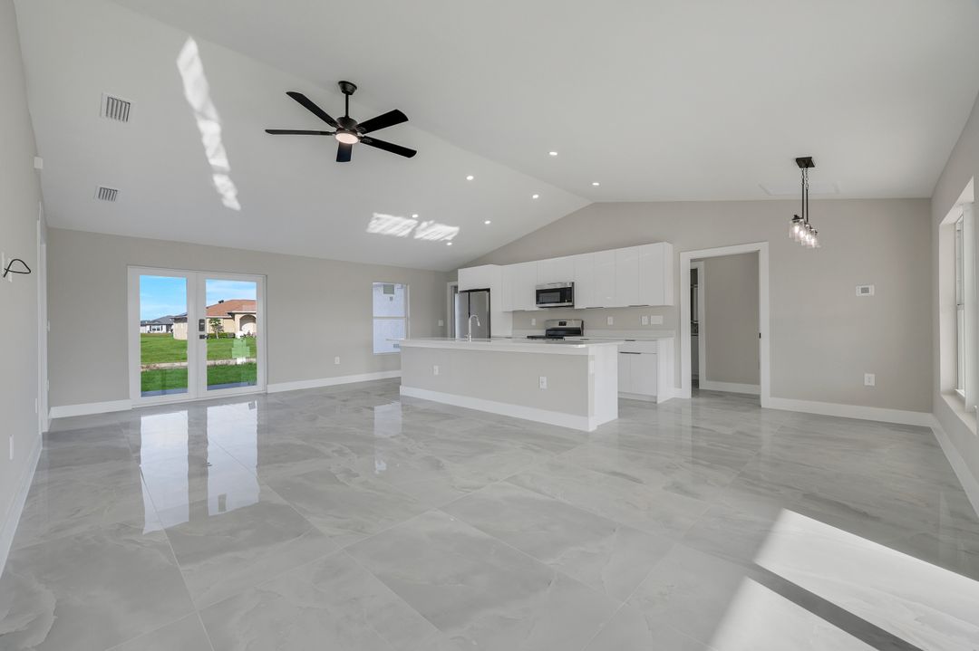 2823 NE 5th Pl, Cape Coral, FL 33909