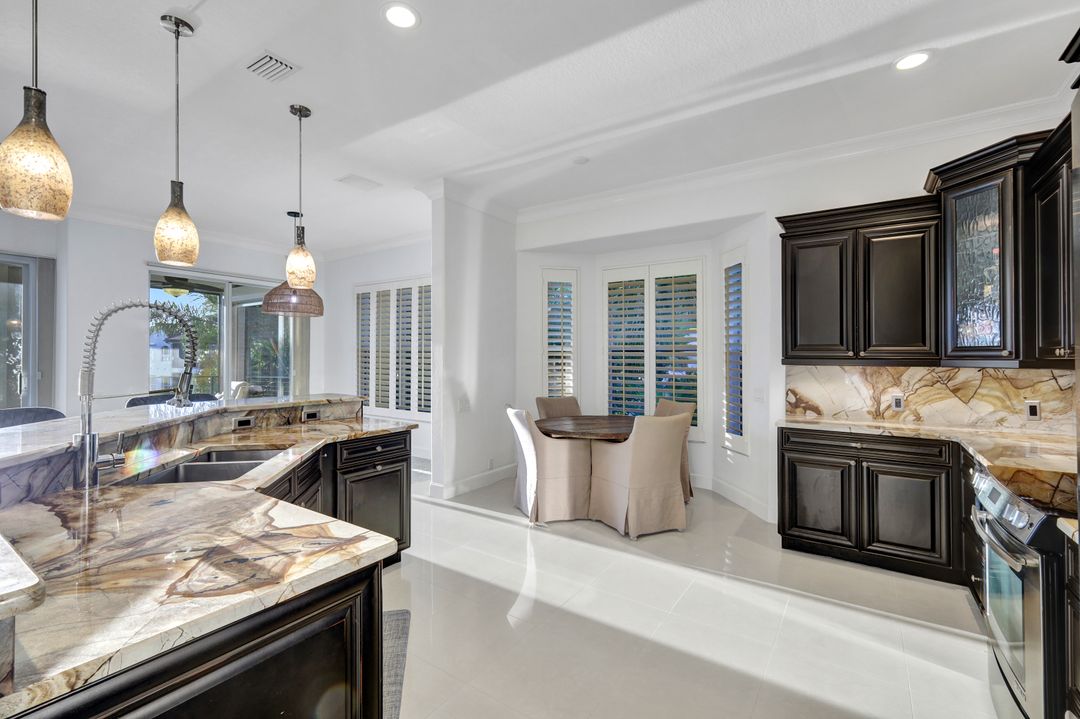 3220 Hamlet Dr #4, Naples, FL 34105