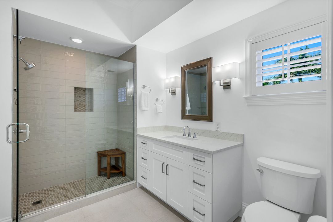 400 Springline Dr, Naples, FL 34102