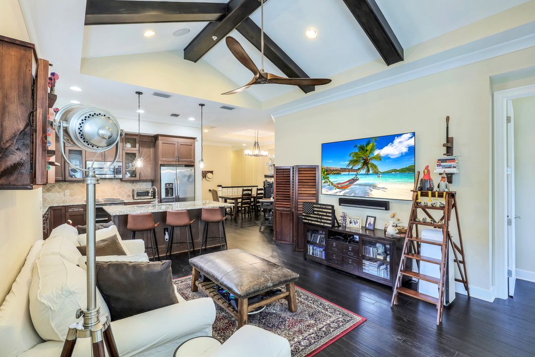 6577 Dominica Dr, Naples, FL 34113