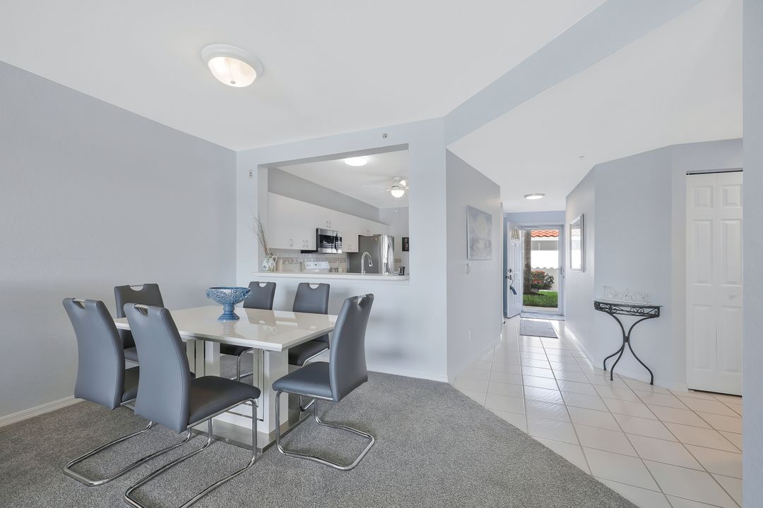 186 Gabriel Cir #9, Naples, FL 34104