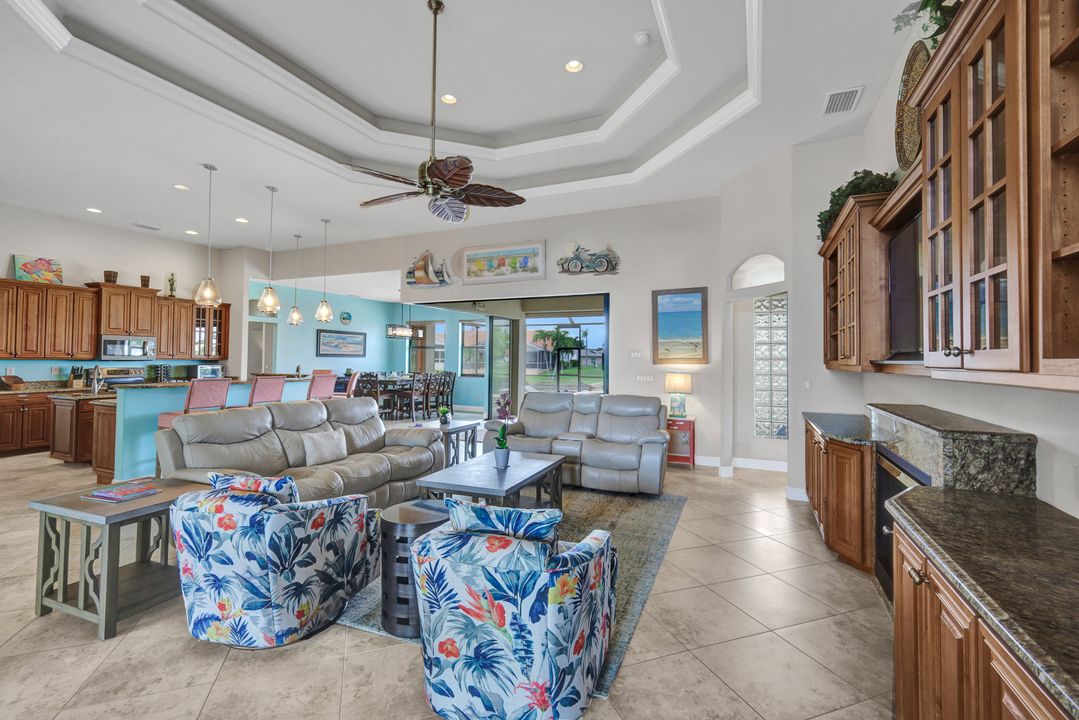 2033 SE 7th St, Cape Coral, FL 33990