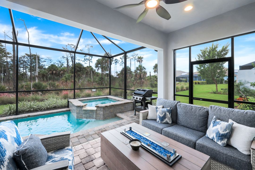 6392 Arriba Ave, Naples, FL 34113