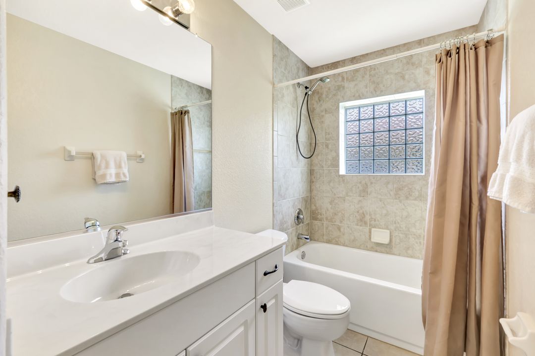 3317 SW 5th Pl, Cape Coral, FL 33914