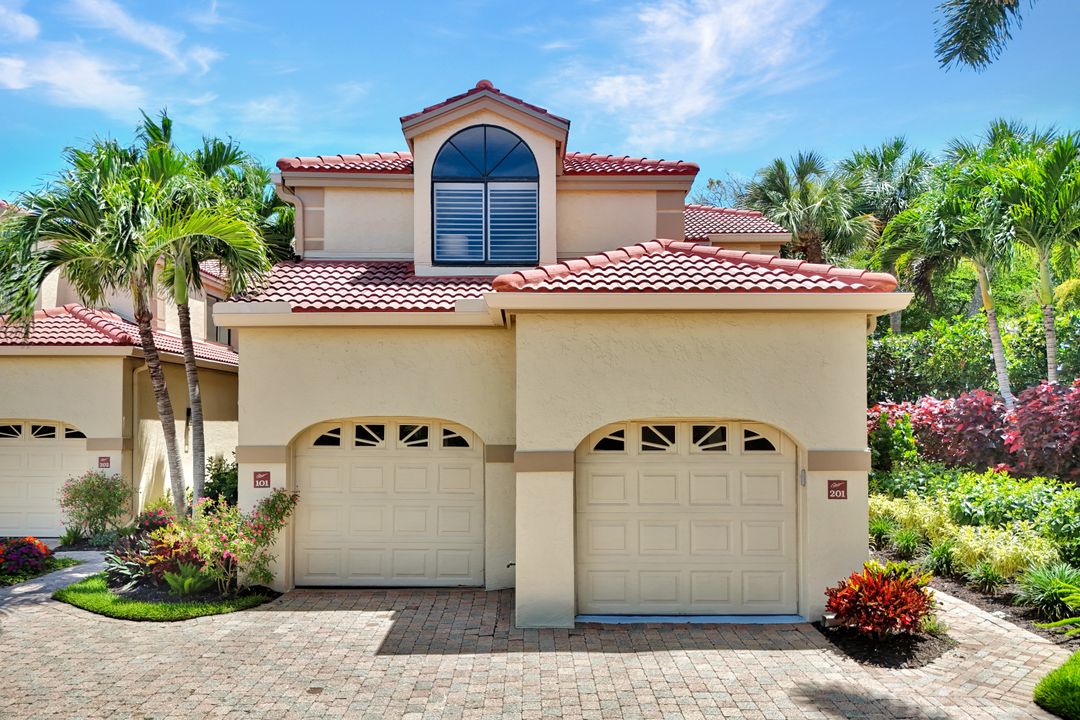 7056 Pelican Bay Blvd #201, Naples, FL 34108