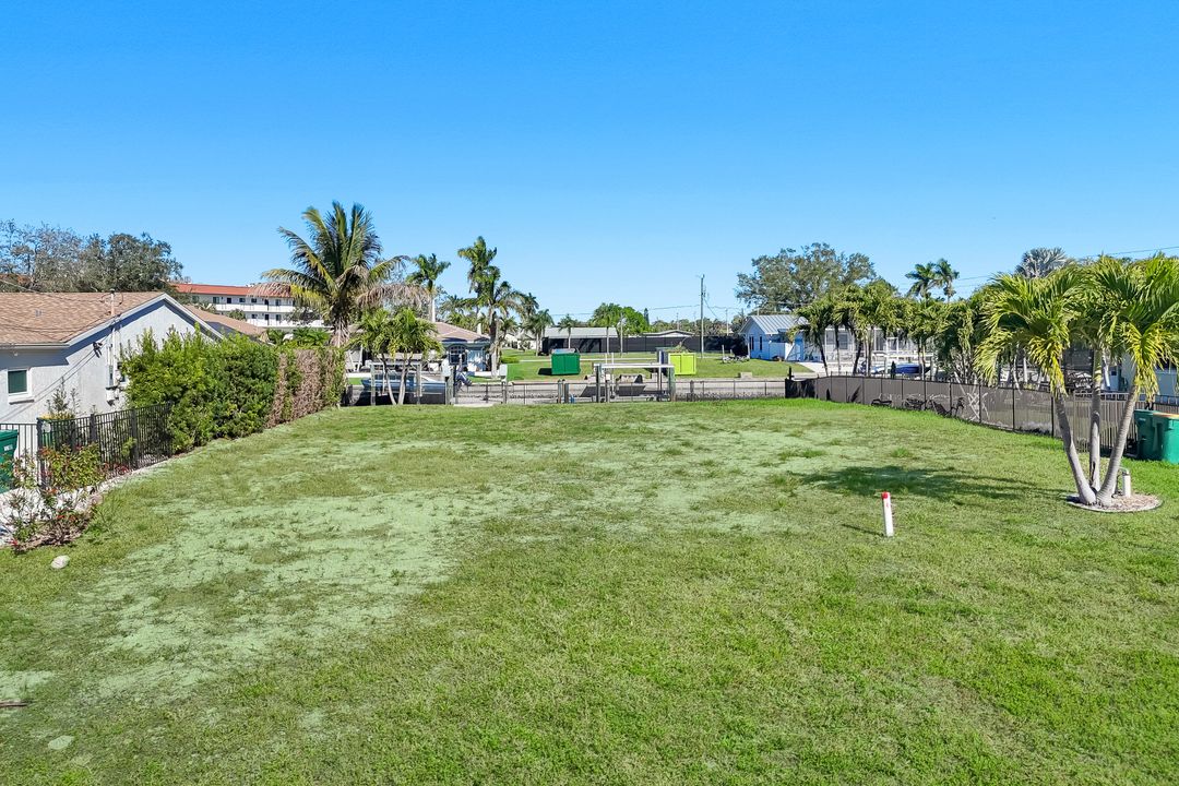 207 6th St, Bonita Springs, FL 34134