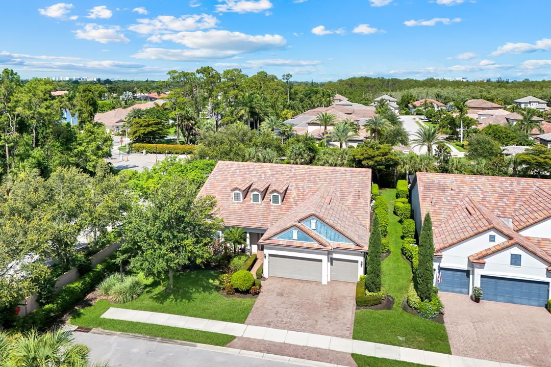 16273 Camden Lakes Cir, Naples, FL 34110