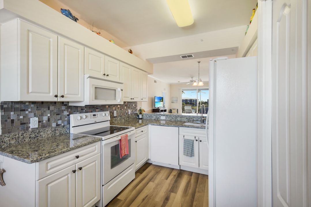 16575 Lake Cir Dr #1136, Fort Myers, FL 33908