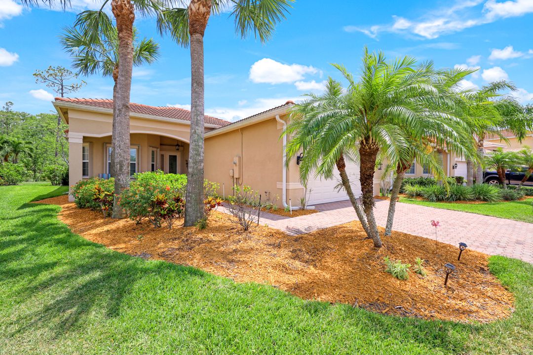 11292 Sparkleberry Dr, Fort Myers, FL 33913