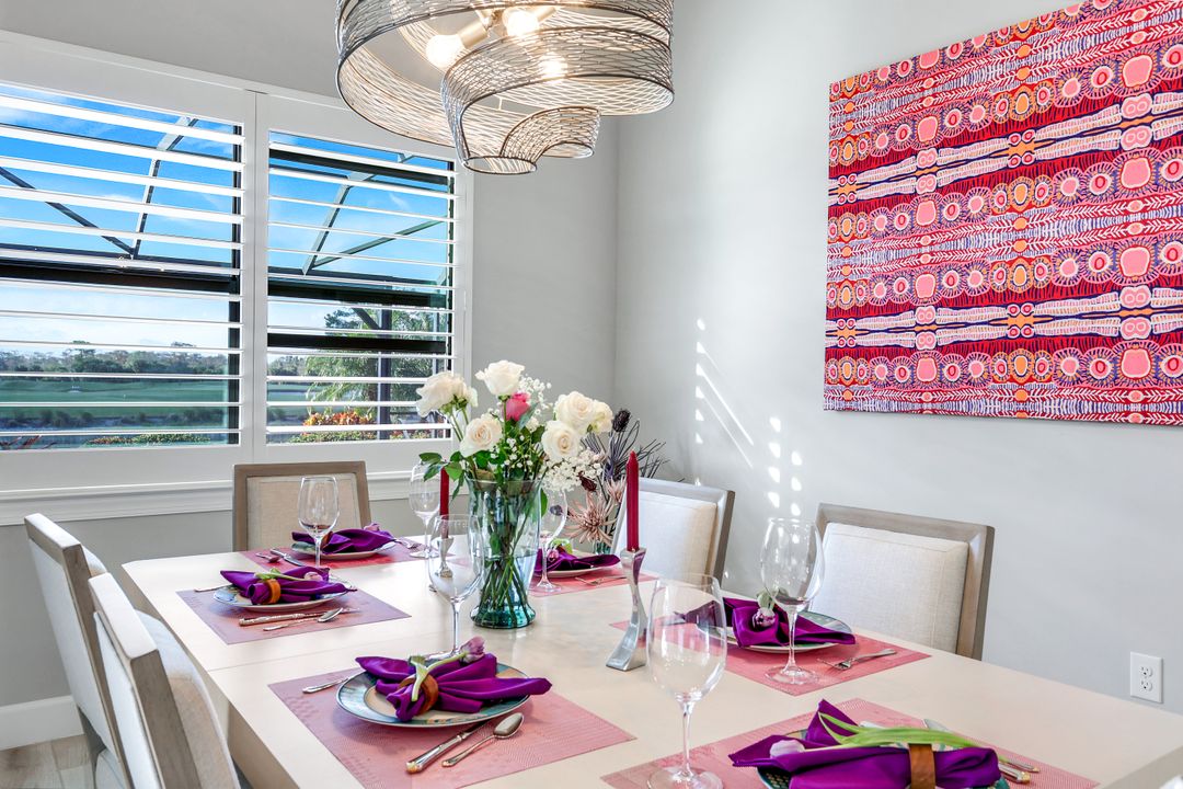 9428 Sanderling Ct, Naples, FL 34120