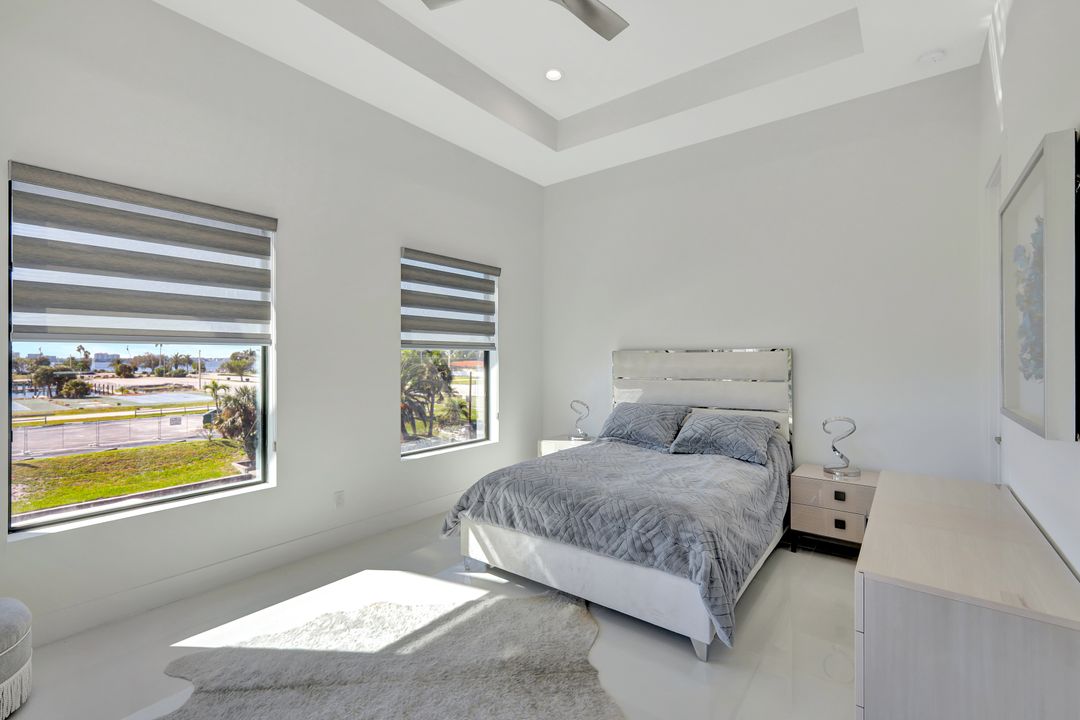 1110 Lenox Ct, Cape Coral, FL 33904