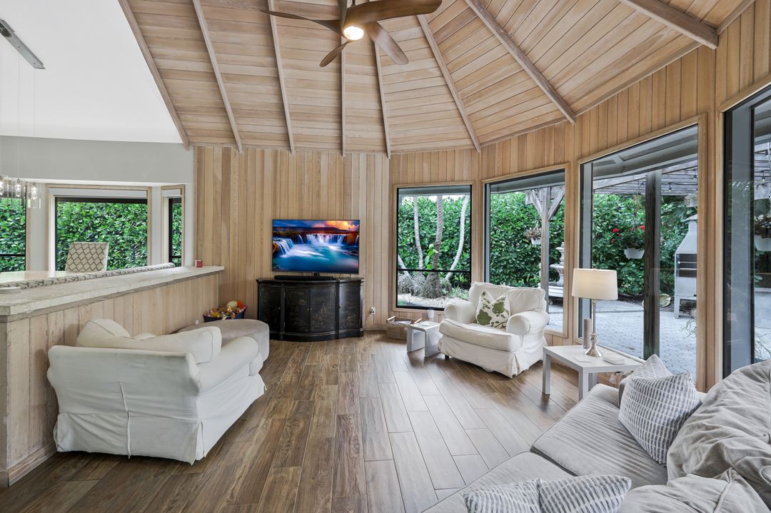 730 Bay Tree Ct, Naples, FL 34108