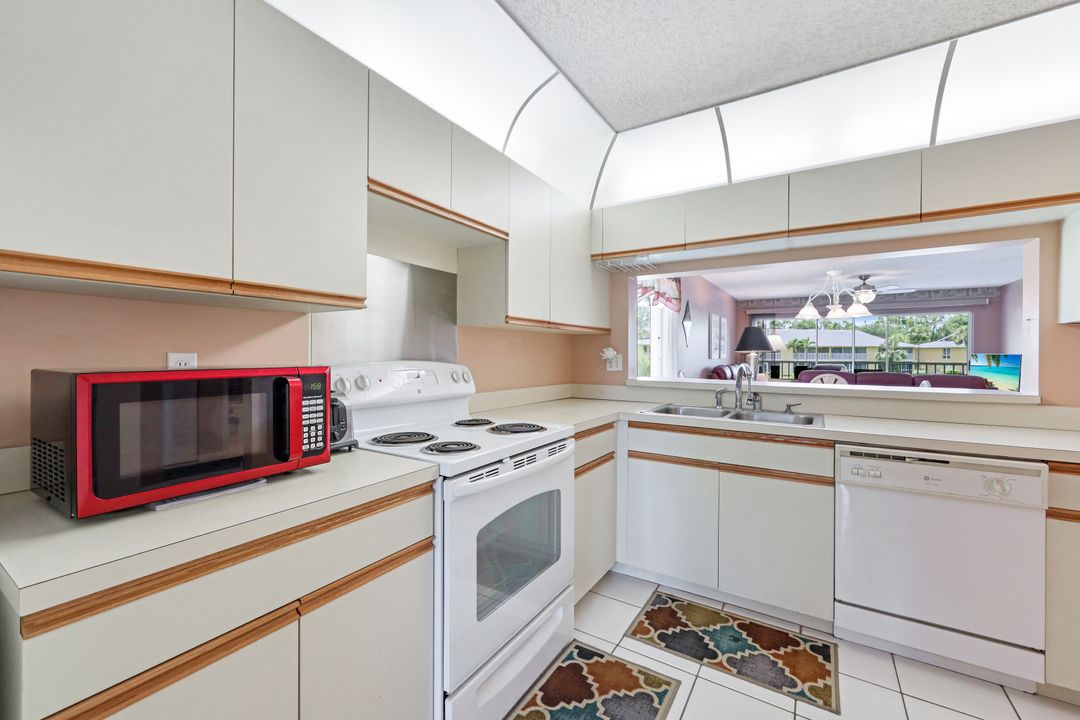 1270 Yesica Ann Cir #201, Naples, FL 34110