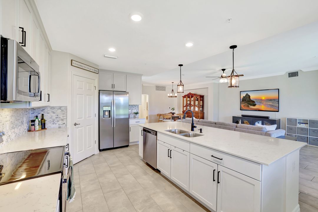 2368 Anguilla Dr #102, Naples, FL 34120