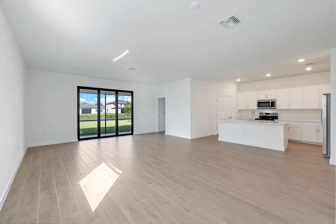 13838 Hunter Oak Dr, Fort Myers, FL 33913