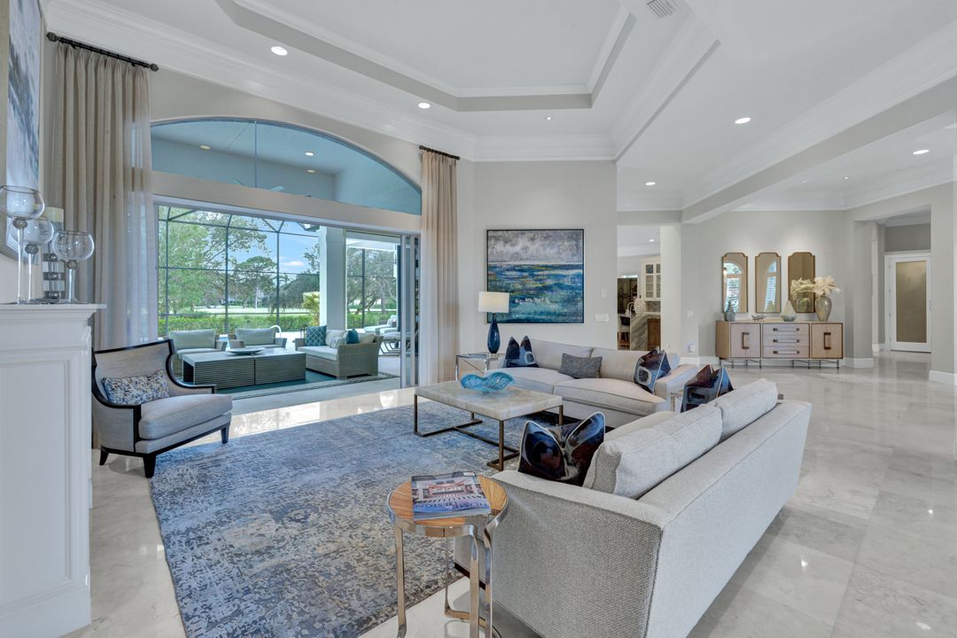 253 Cheshire Way, Naples, FL 34110