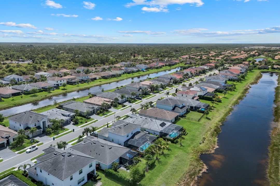 2193 Clementine St, Naples, FL 34120