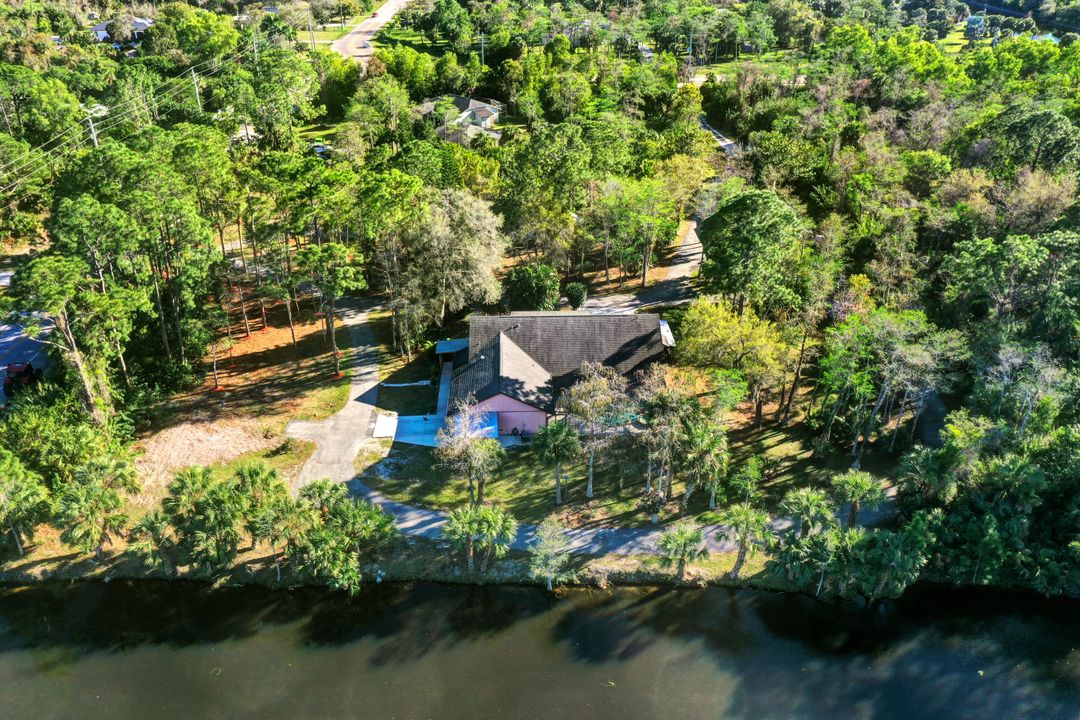 825 23rd St SW, Naples, FL 34117