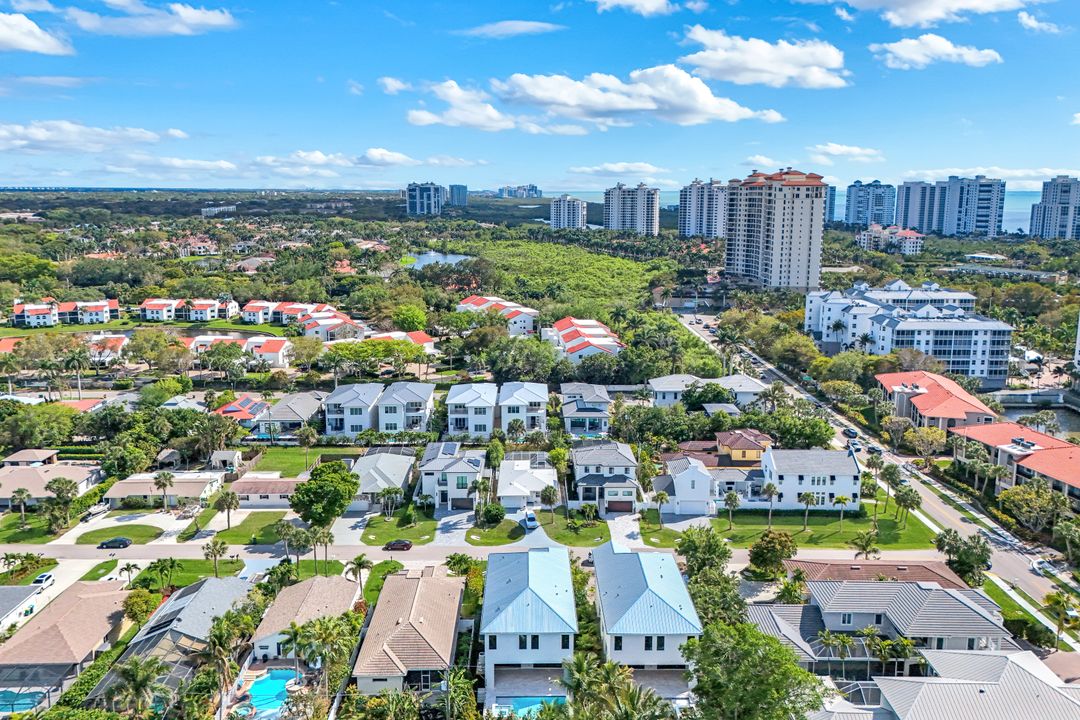 513 92nd Ave N, Naples, FL 34108