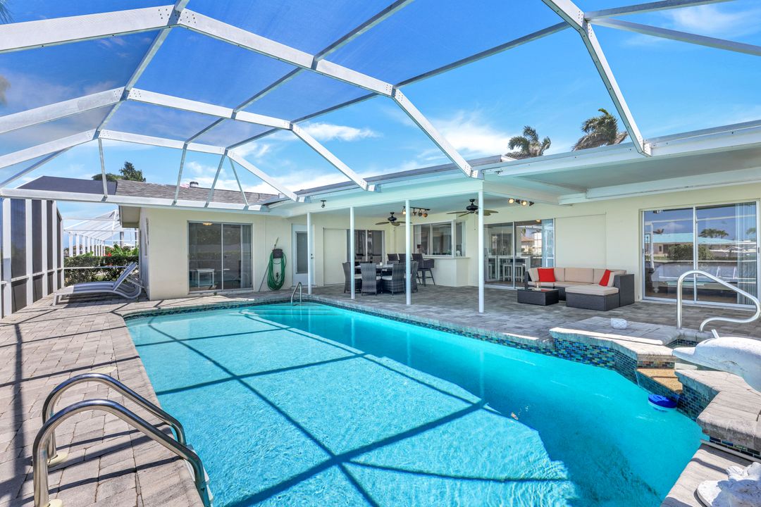 5205 Savoy Ct, Cape Coral, FL 33904