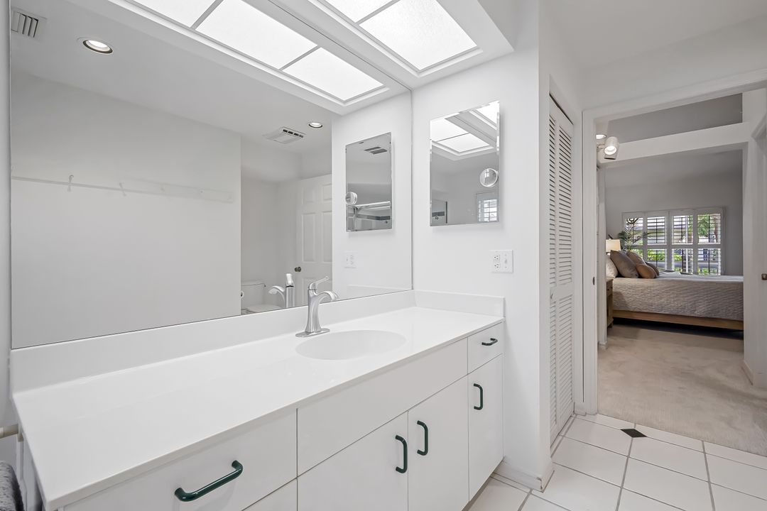 433 2nd St S, Naples, FL 34102