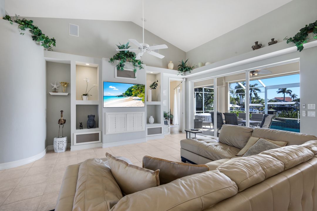 2014 Cape Coral Pkwy W, Cape Coral, FL 33914