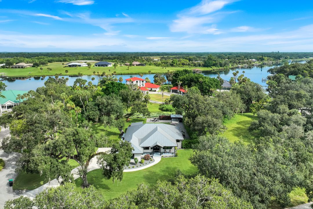 628 Harbor Dr, LaBelle, FL 33935