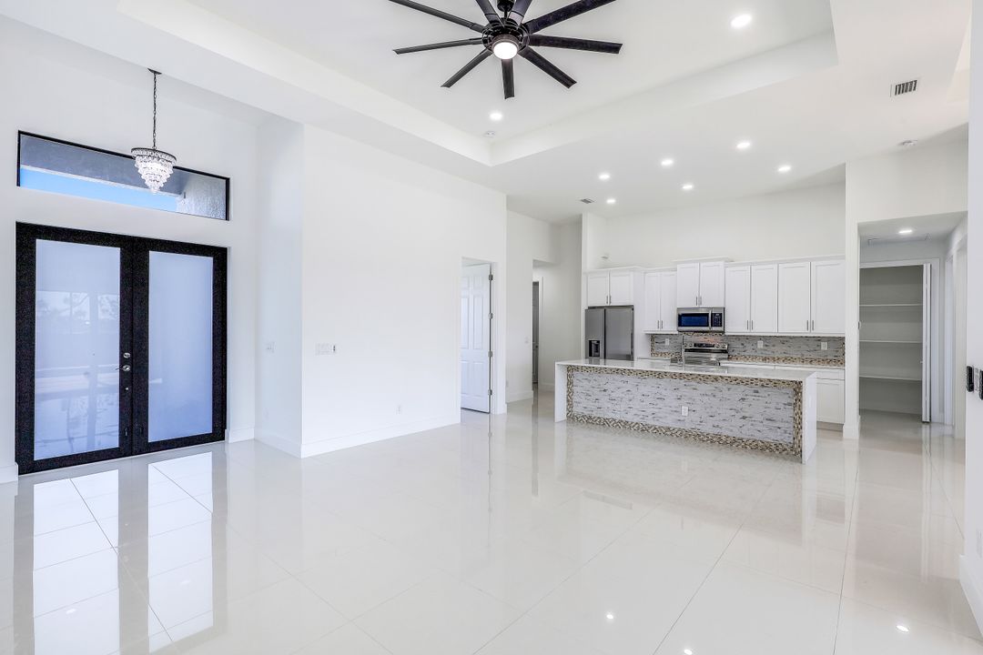 420 SW 31st Pl, Cape Coral, FL 33991