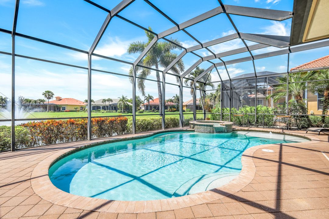 5742 Hammock Isles Dr, Naples, FL 34119