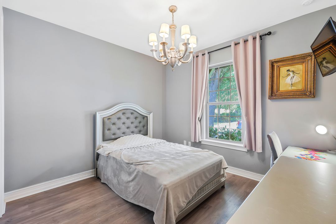 16188 Aberdeen Ave, Naples, FL 34110