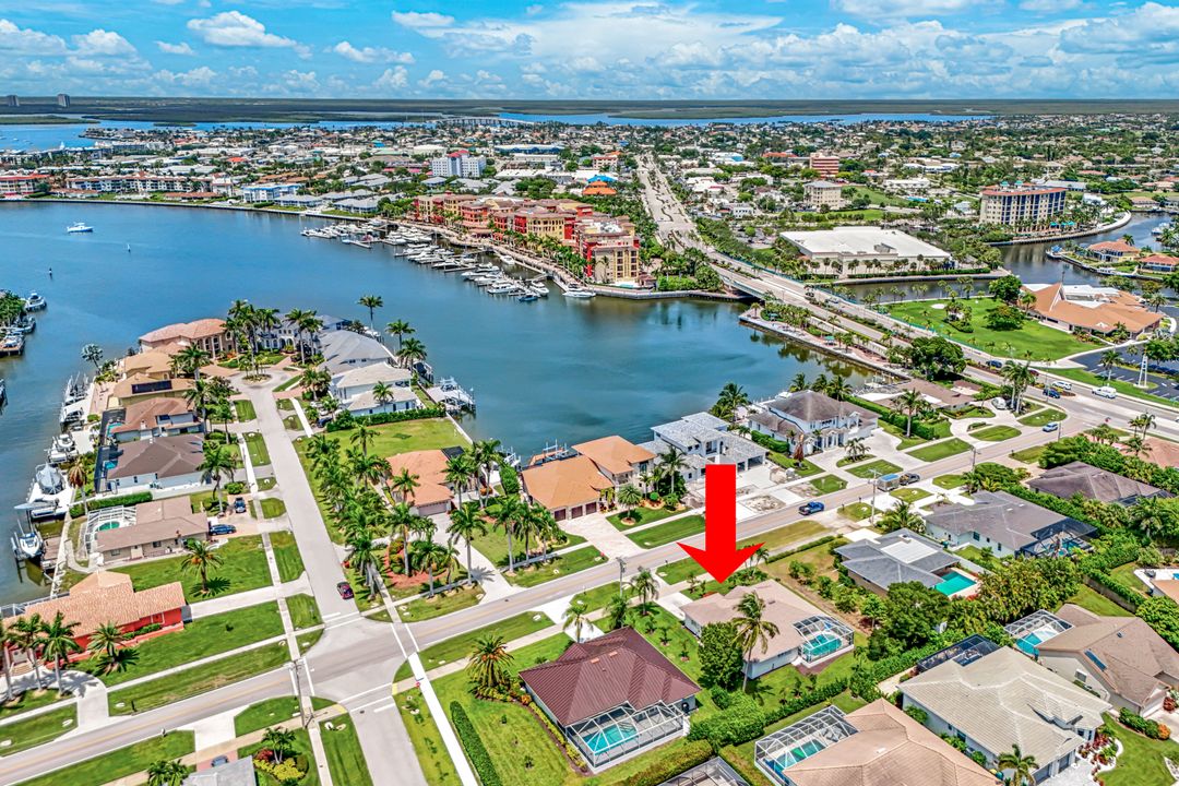 711 Tigertail Ct, Marco Island, FL 34145