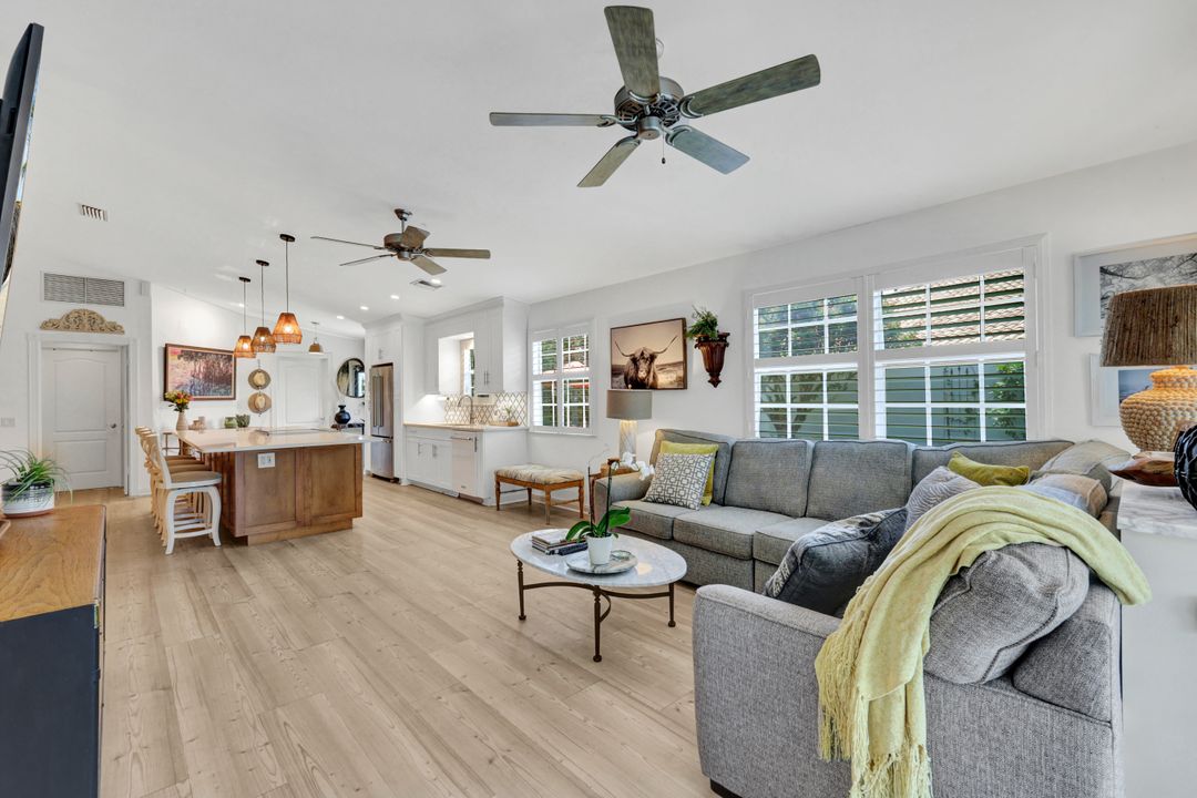 5011 Kingston Way, Naples, FL 34119