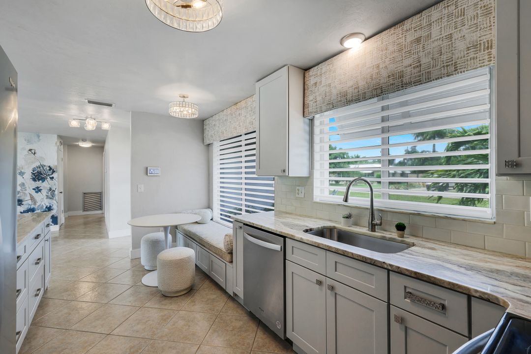 5236 Elm Ct, Cape Coral, FL 33904