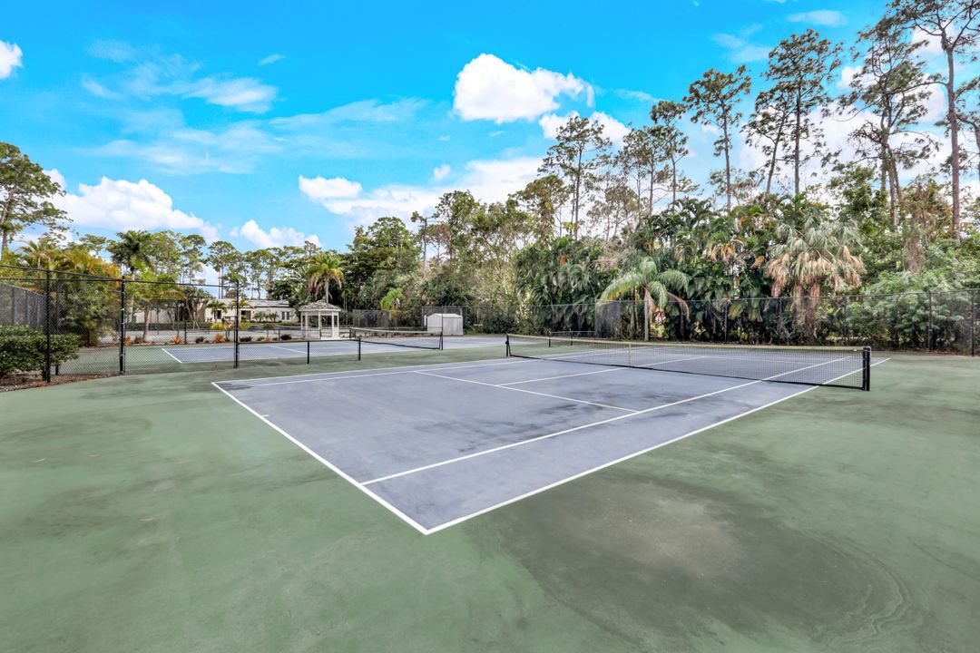 2861 Santa Barbara Blvd, Naples, FL 34116